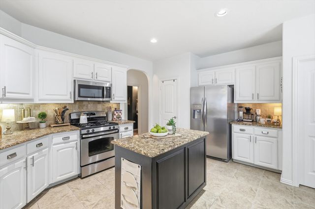 11909 Sundog Way, Fort Worth, TX 76244