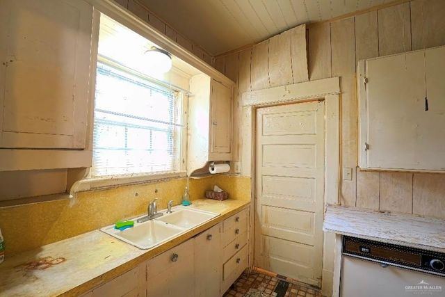 137 Deanna Drive, San Juan, TX 78589