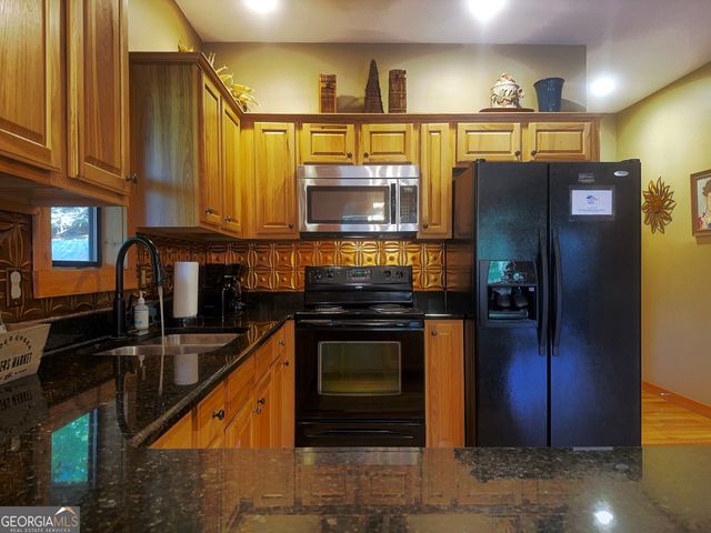 57 Yellow Rock Road, Cleveland, GA 30528