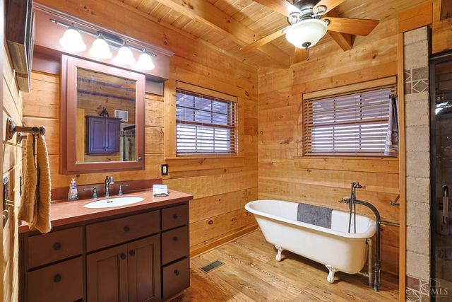 6077 Gray Road, Fairfield, OH 45014