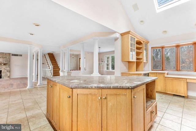 9 WALNUT RIDGE RD, Wilmington, DE 19807
