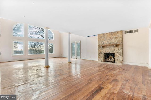 9 WALNUT RIDGE RD, Wilmington, DE 19807