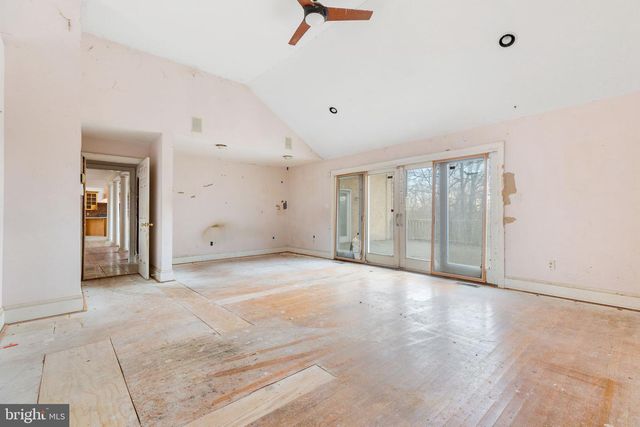 9 WALNUT RIDGE RD, Wilmington, DE 19807