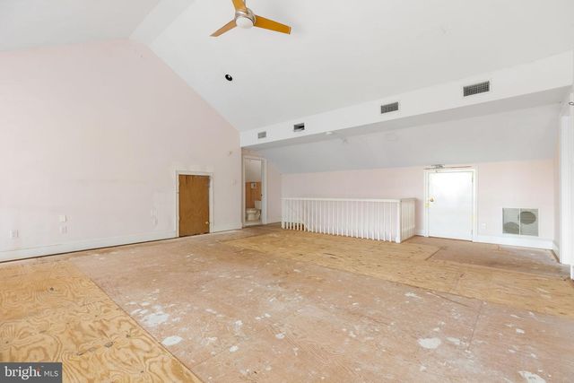 9 WALNUT RIDGE RD, Wilmington, DE 19807