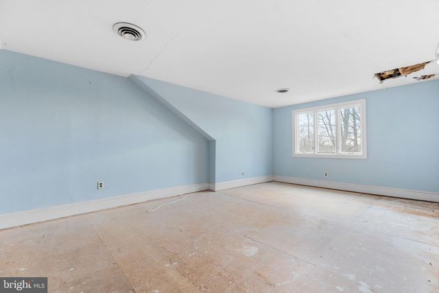 9 WALNUT RIDGE RD, Wilmington, DE 19807