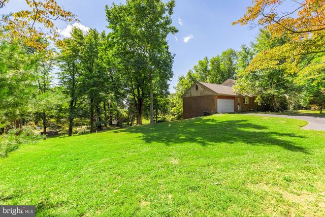 9 WALNUT RIDGE RD, Wilmington, DE 19807