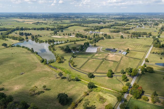 687 Carrick Pike, Georgetown, KY 40324