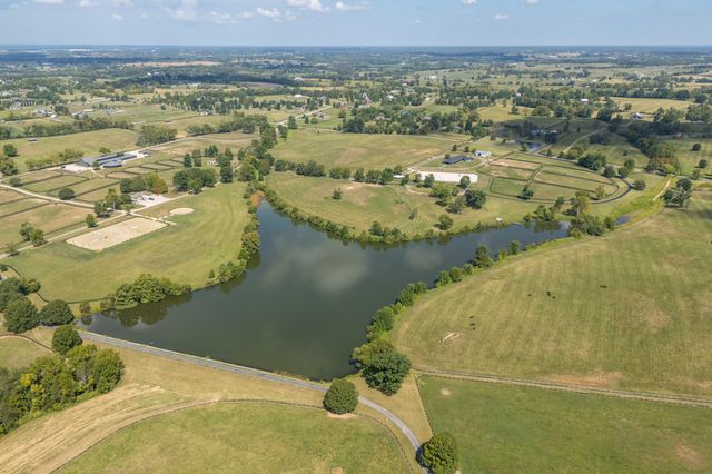 687 Carrick Pike, Georgetown, KY 40324