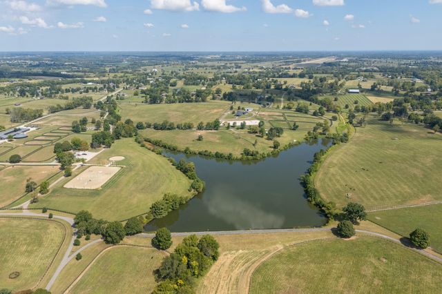 687 Carrick Pike, Georgetown, KY 40324