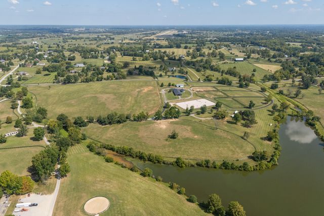 687 Carrick Pike, Georgetown, KY 40324