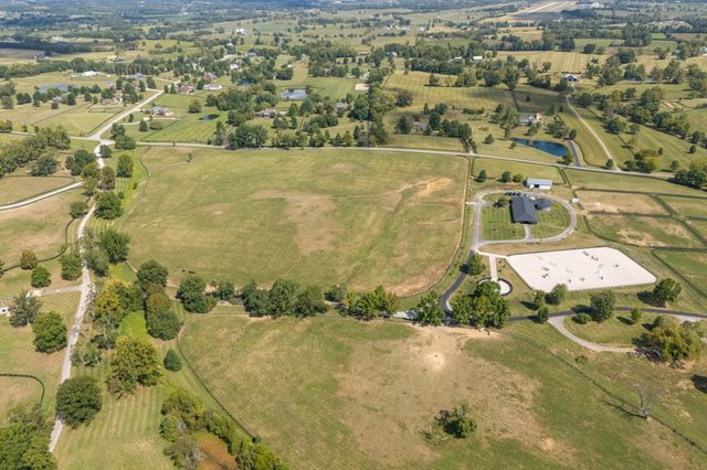 687 Carrick Pike, Georgetown, KY 40324