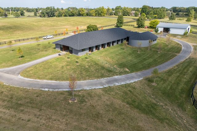 687 Carrick Pike, Georgetown, KY 40324