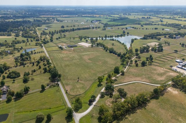 687 Carrick Pike, Georgetown, KY 40324