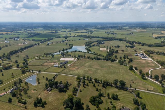 687 Carrick Pike, Georgetown, KY 40324