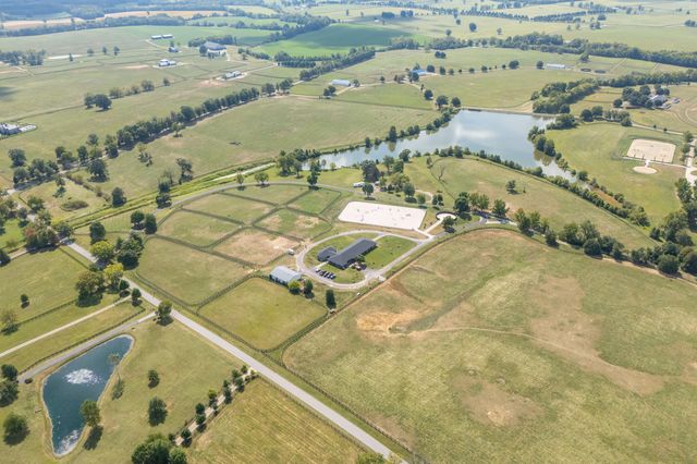 687 Carrick Pike, Georgetown, KY 40324