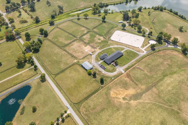 687 Carrick Pike, Georgetown, KY 40324