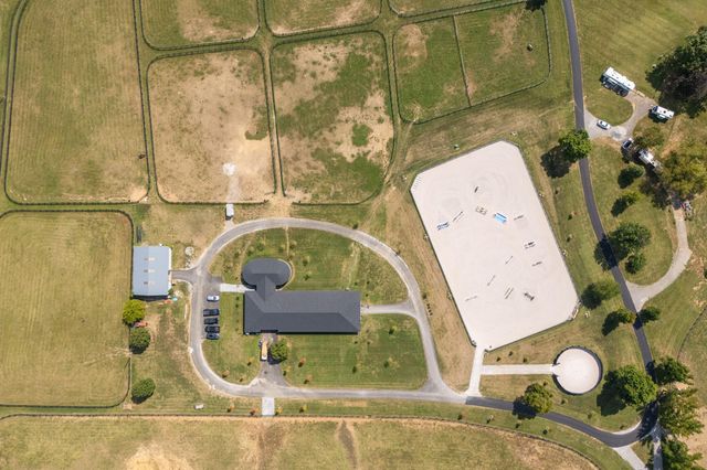 687 Carrick Pike, Georgetown, KY 40324