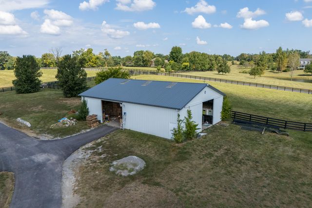 687 Carrick Pike, Georgetown, KY 40324
