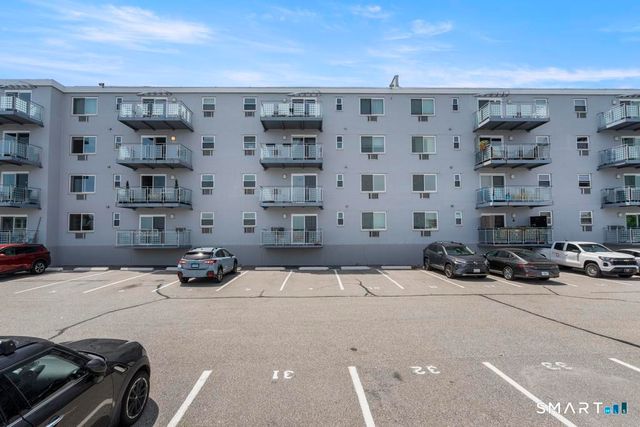 184 Pequot Avenue 102, New London, CT 06320