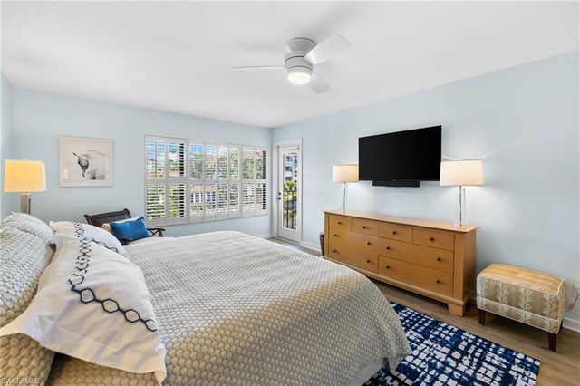 6710 Pelican Bay BLVD 422, Naples, FL 34108
