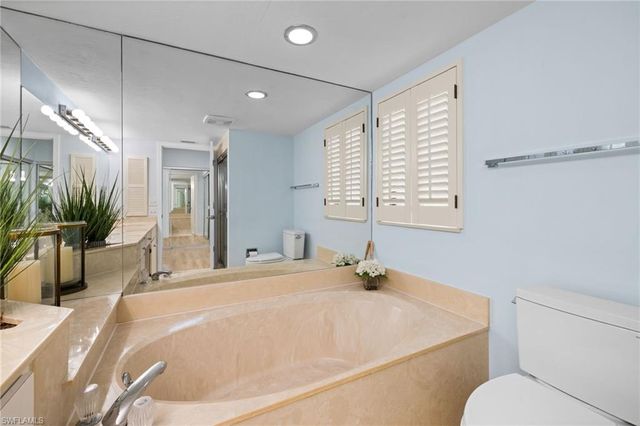 6710 Pelican Bay BLVD 422, Naples, FL 34108