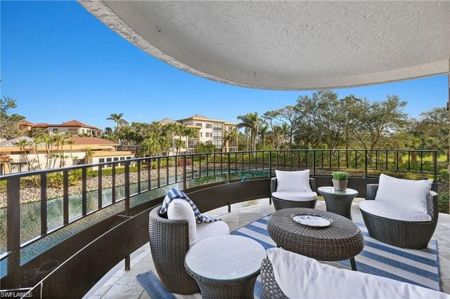 6710 Pelican Bay BLVD 422, Naples, FL 34108
