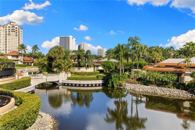 6710 Pelican Bay BLVD 422, Naples, FL 34108