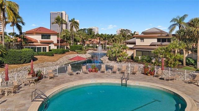 6710 Pelican Bay BLVD 422, Naples, FL 34108