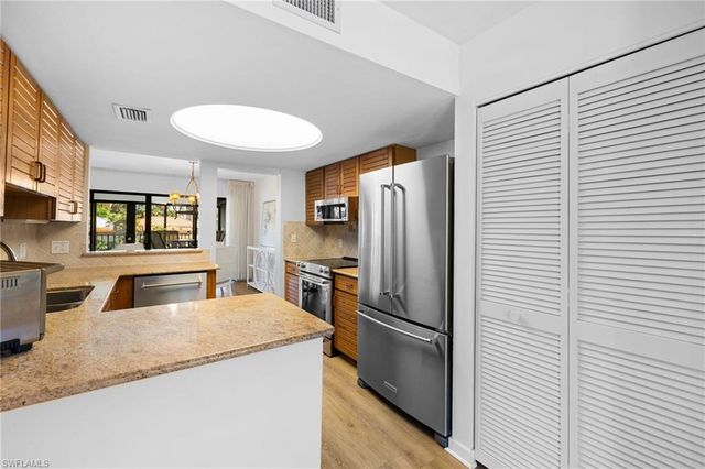 6710 Pelican Bay BLVD 422, Naples, FL 34108