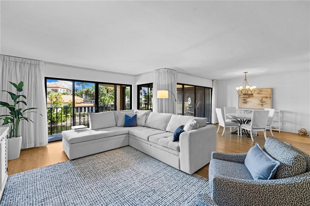 6710 Pelican Bay BLVD 422, Naples, FL 34108
