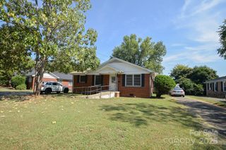 6911 Woodstream Drive, Charlotte, NC 28210