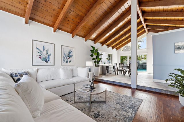 102 W Sandpiper Circle, Jupiter, FL 33477