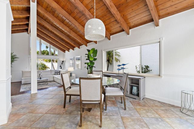 102 W Sandpiper Circle, Jupiter, FL 33477