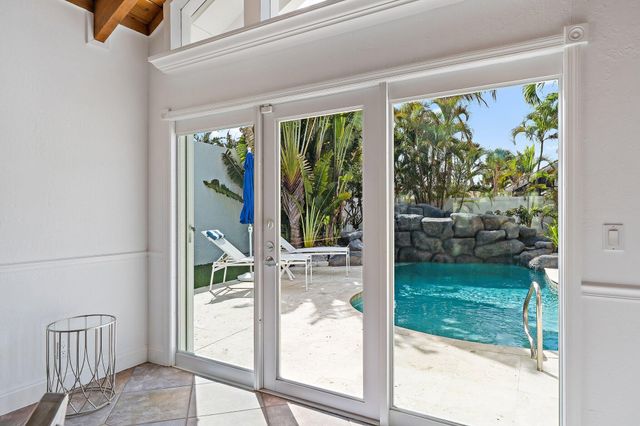 102 W Sandpiper Circle, Jupiter, FL 33477