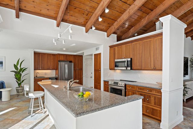 102 W Sandpiper Circle, Jupiter, FL 33477