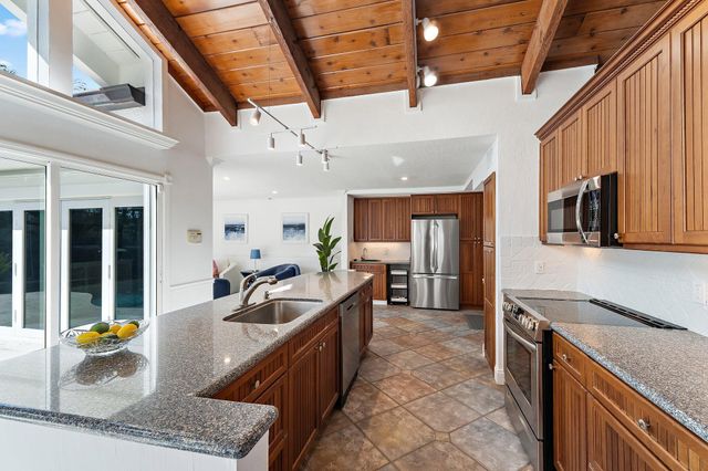 102 W Sandpiper Circle, Jupiter, FL 33477