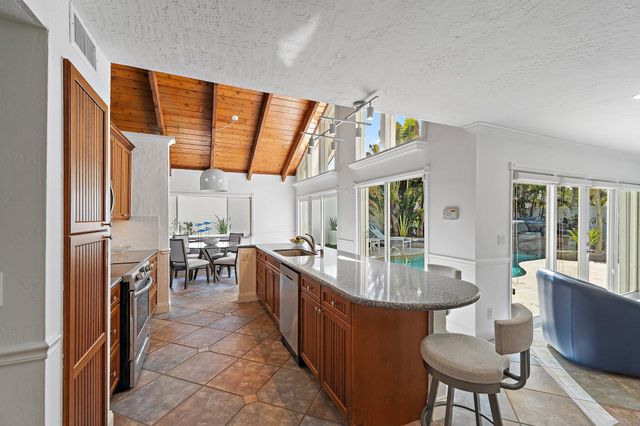 102 W Sandpiper Circle, Jupiter, FL 33477