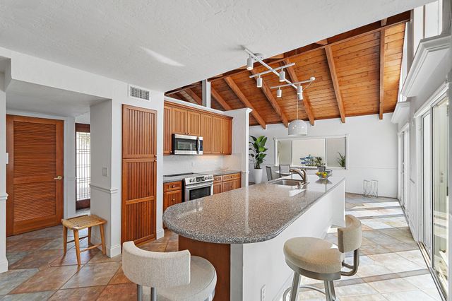 102 W Sandpiper Circle, Jupiter, FL 33477