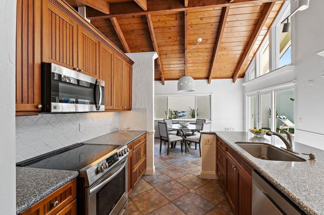 102 W Sandpiper Circle, Jupiter, FL 33477