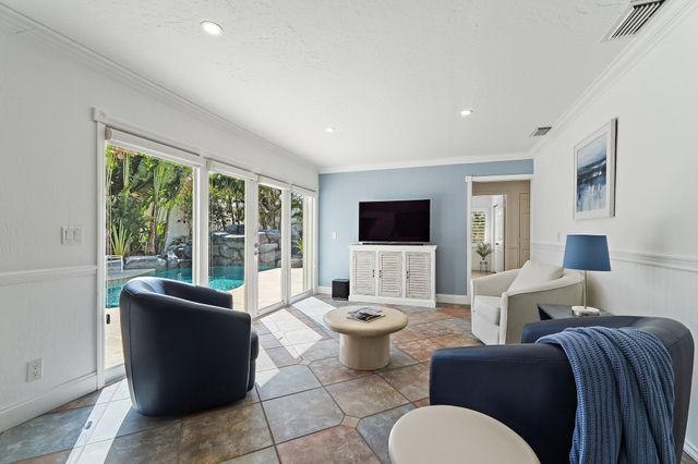 102 W Sandpiper Circle, Jupiter, FL 33477