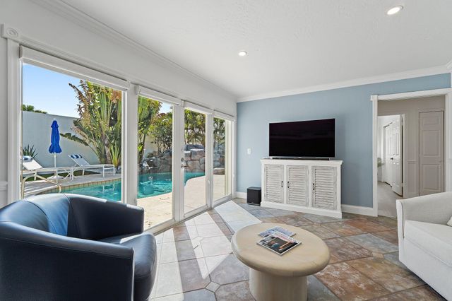 102 W Sandpiper Circle, Jupiter, FL 33477