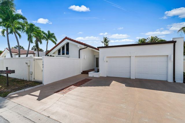 102 W Sandpiper Circle, Jupiter, FL 33477