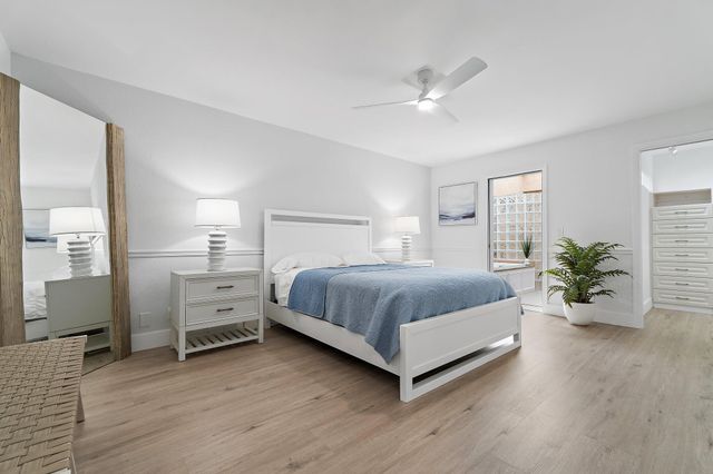 102 W Sandpiper Circle, Jupiter, FL 33477