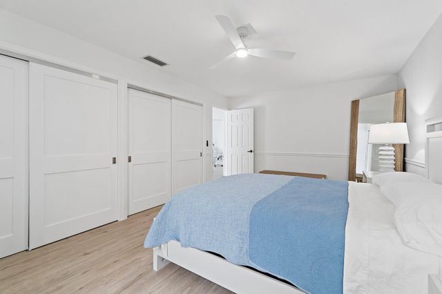 102 W Sandpiper Circle, Jupiter, FL 33477