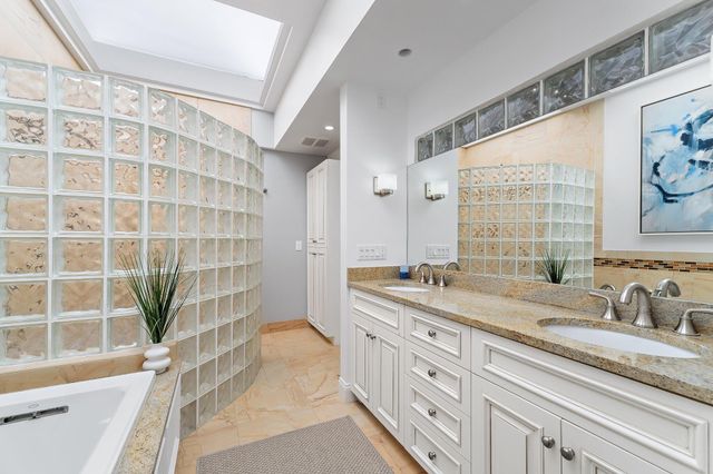 102 W Sandpiper Circle, Jupiter, FL 33477