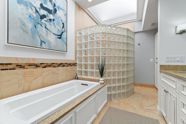 102 W Sandpiper Circle, Jupiter, FL 33477