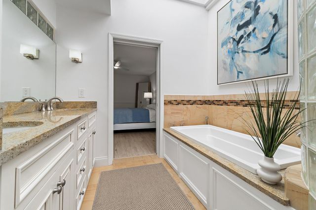 102 W Sandpiper Circle, Jupiter, FL 33477