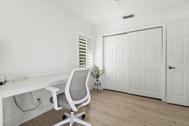 102 W Sandpiper Circle, Jupiter, FL 33477