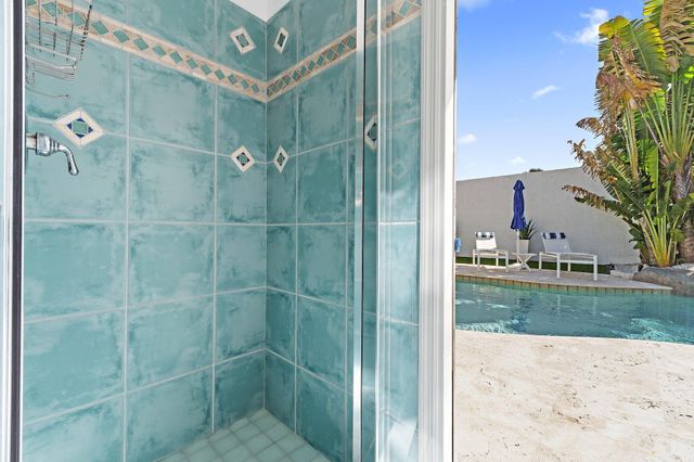 102 W Sandpiper Circle, Jupiter, FL 33477