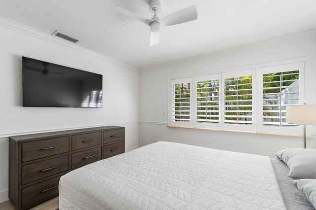 102 W Sandpiper Circle, Jupiter, FL 33477